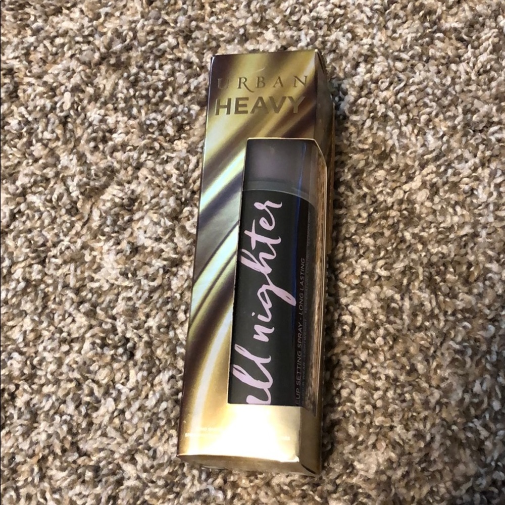 NWT Urban Decay all nighter makeup setting spray!